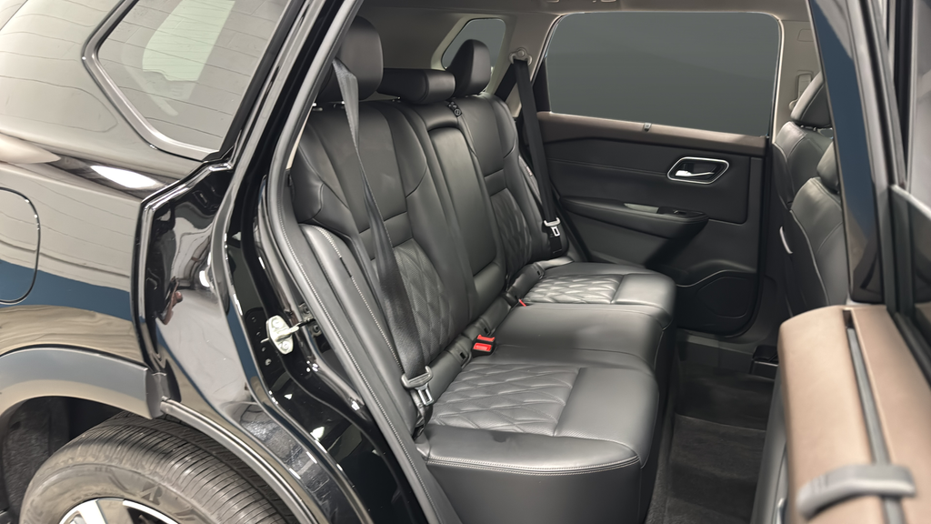 Used 2023 Super Black Nissan Platinum image 24