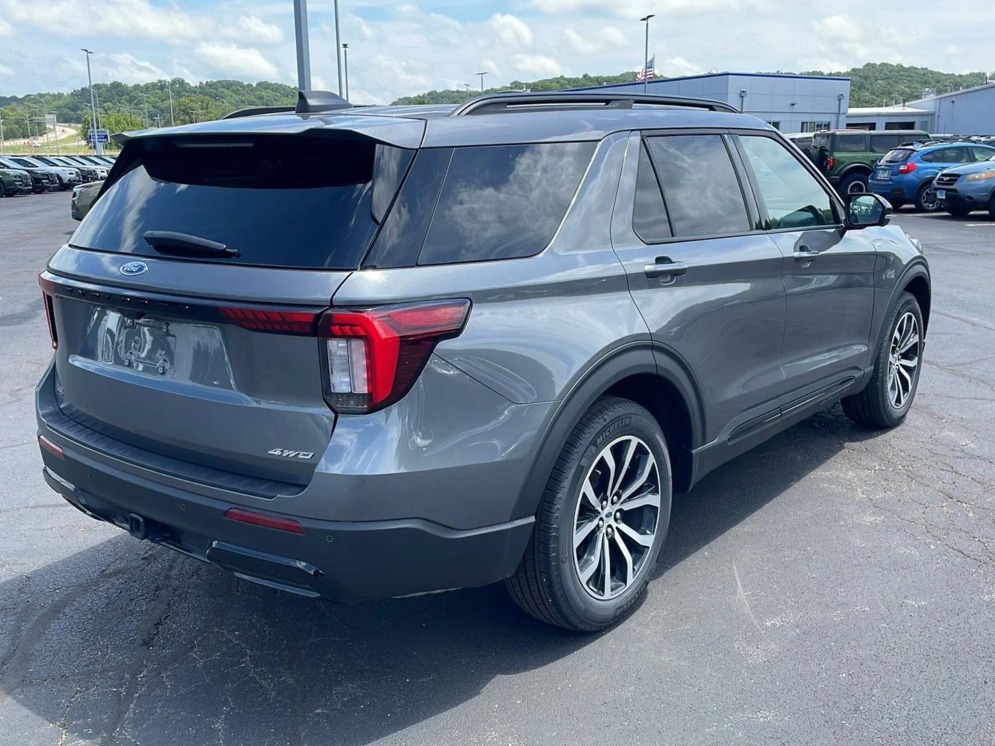 New 2026 Carbonized Gray Metallic Ford ST-Line image 5