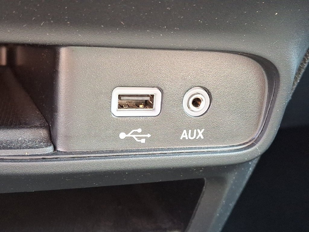 Used 2020 Blue Chrysler Touring L image 25