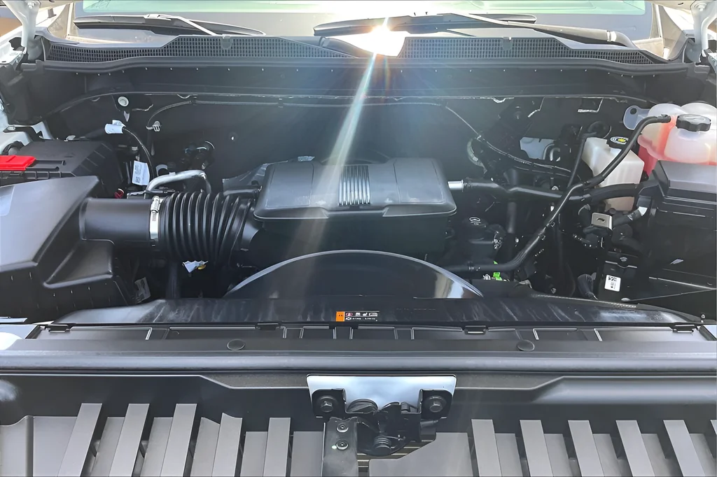 Used 2026 White Chevrolet LTZ image 28