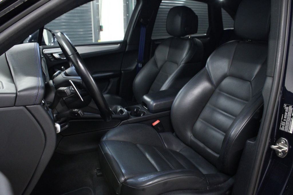 Used 2022  Porsche S image 5