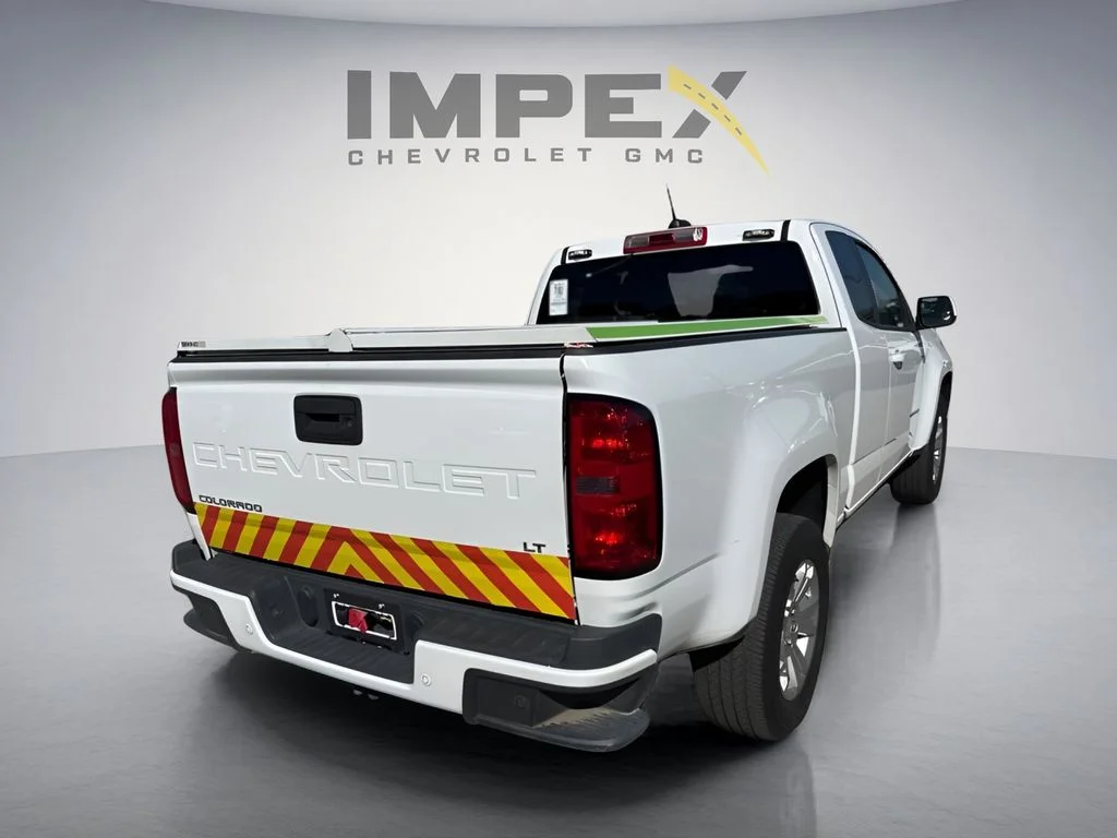 Used 2022 White Chevrolet LT image 4