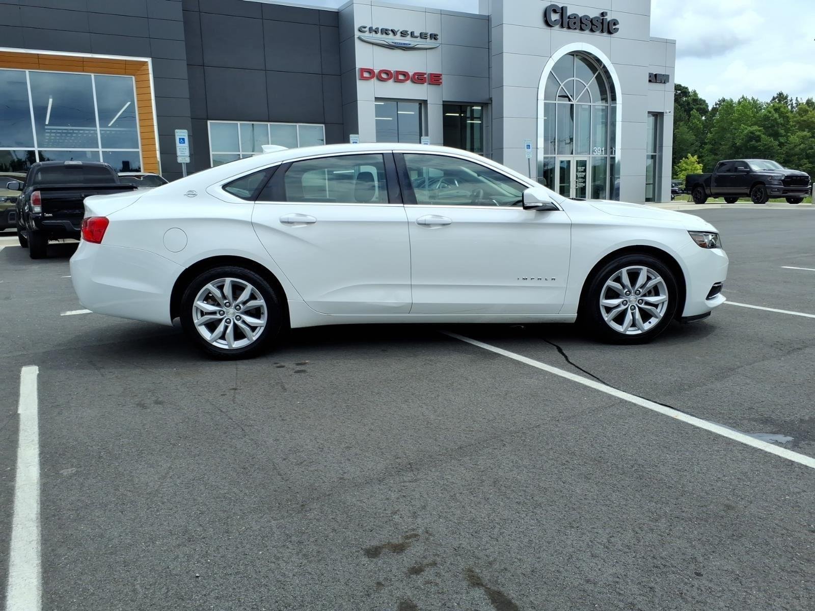Used 2016 Summit White Chevrolet LT image 8