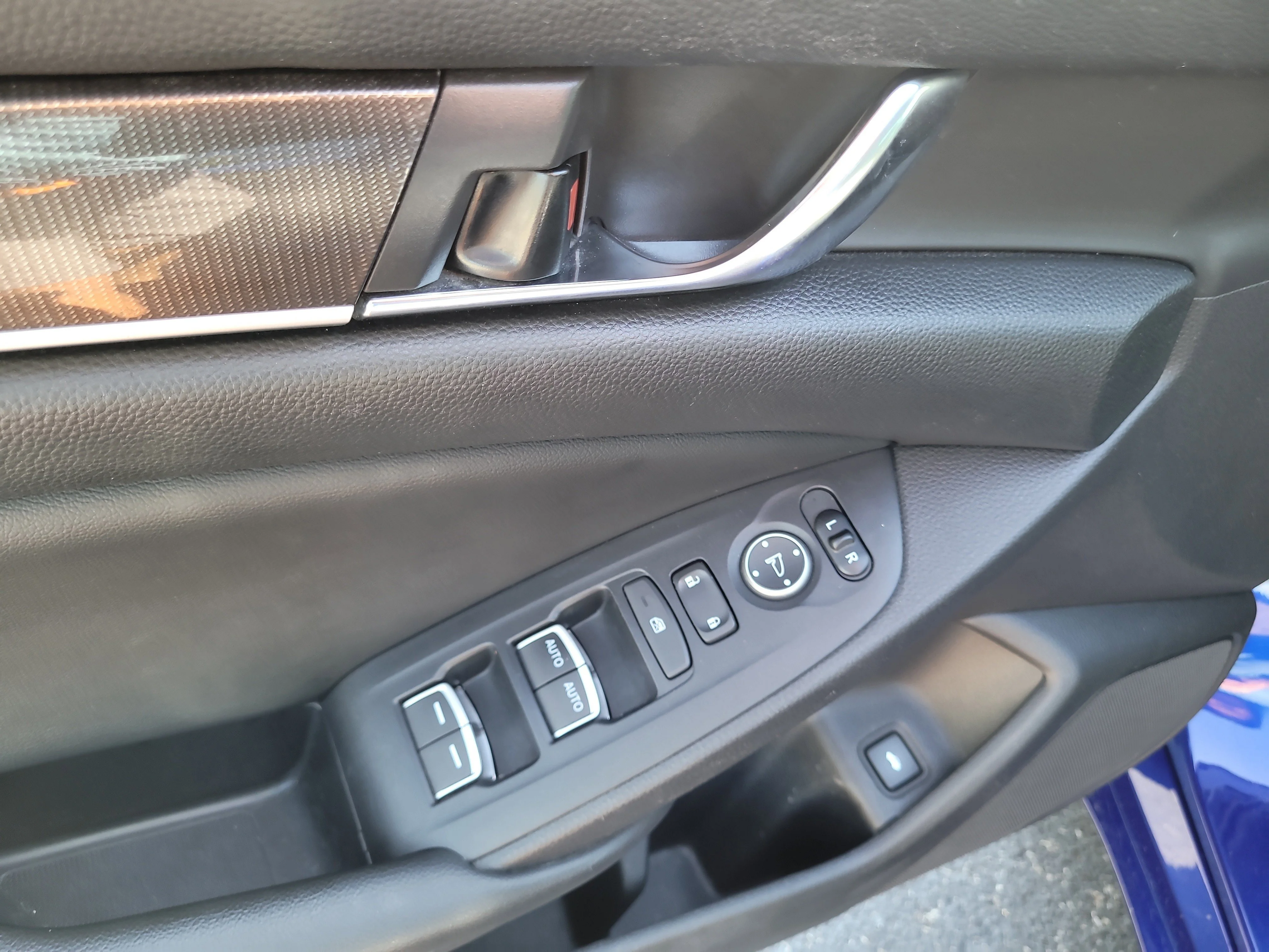 Used 2022  Honda Sport SE image 16