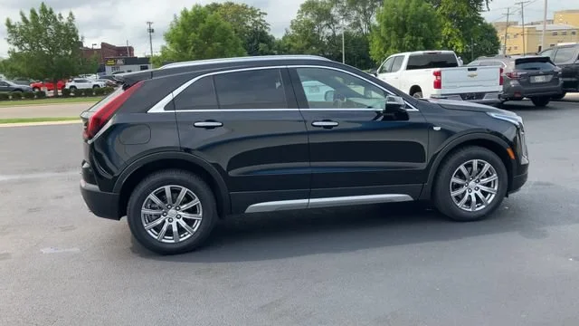 Used 2022 STELLAR BLACK METALLIC Cadillac AWD Premium Luxury image 9
