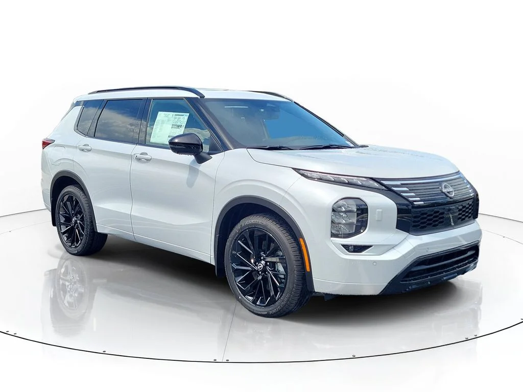 New 2026 White Nissan Platinum image 2