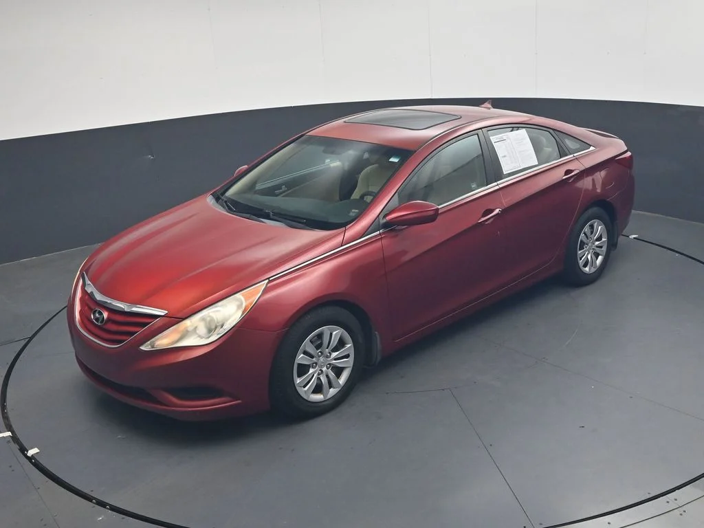 Used 2011 Red Hyundai GLS image 37