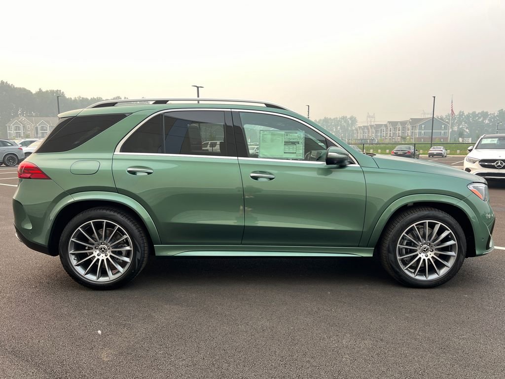 New 2026 MANUFAKTUR Ireland Mid Green Metallic Mercedes-Benz GLE 350 image 9