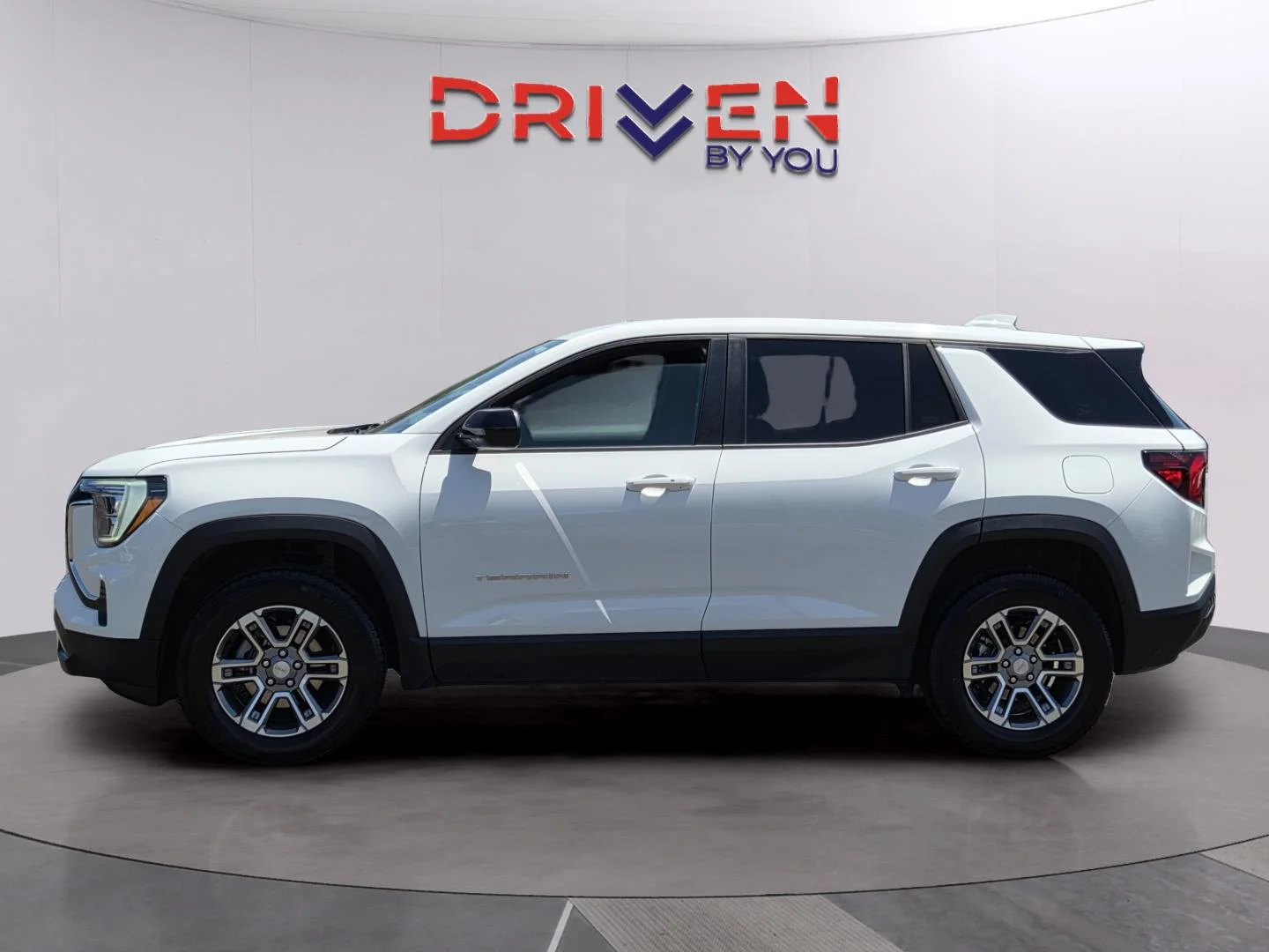 Used 2026 Summit White GMC FWD Elevation image 2