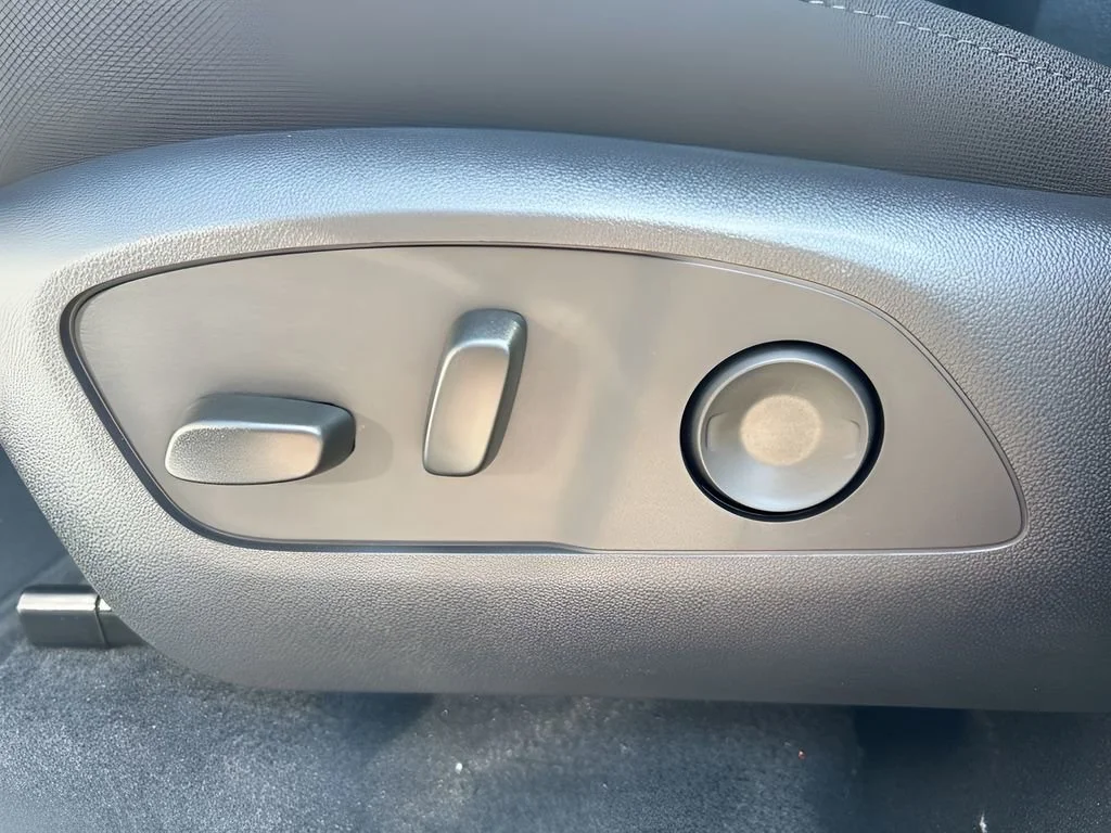 New 2026 Summit White GMC Elevation image 16