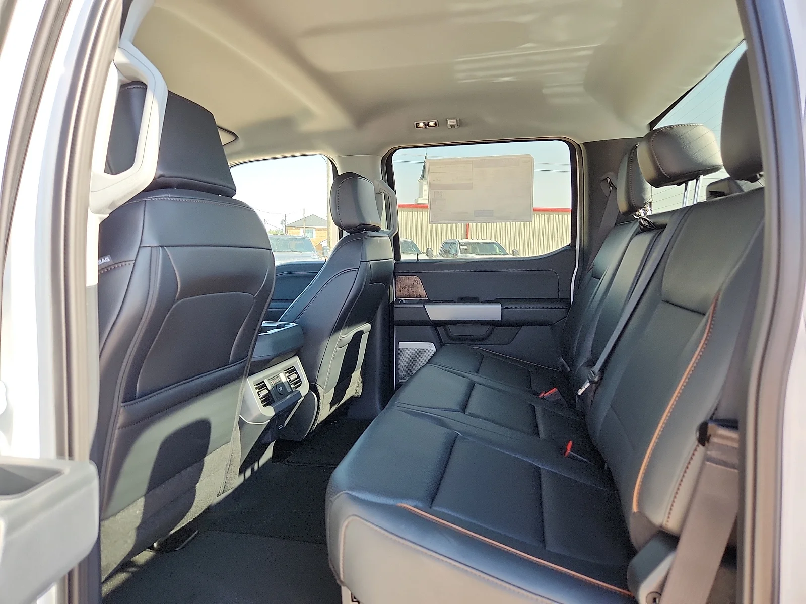 New 2026 Oxford White Ford Lariat image 18