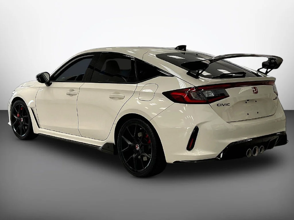 Used 2025 Championship White Honda  image 4