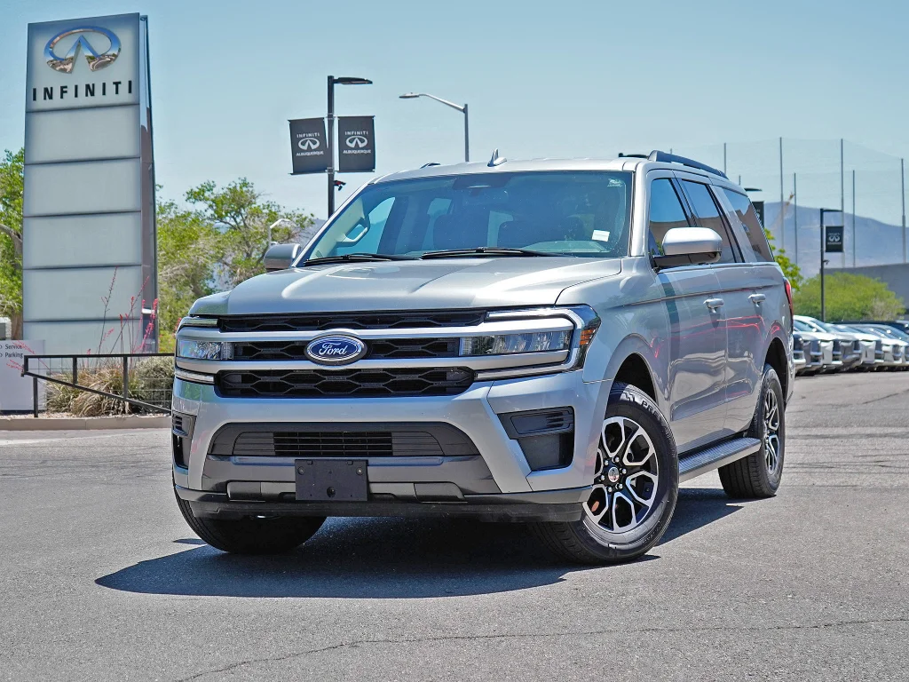 Used 2024 Silver Metallic Ford XLT image 1