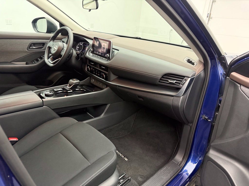 Used 2023 Blue Nissan S image 33