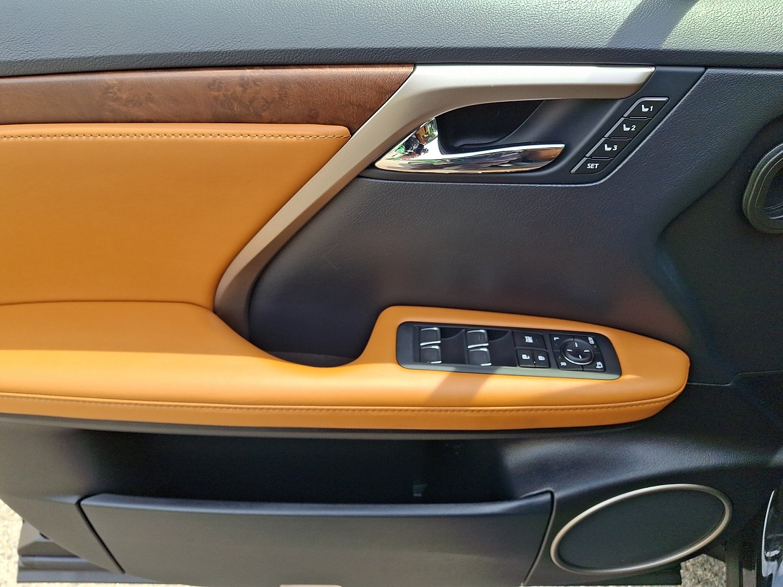 Certified Used 2022 CAVIAR Lexus AWD image 13