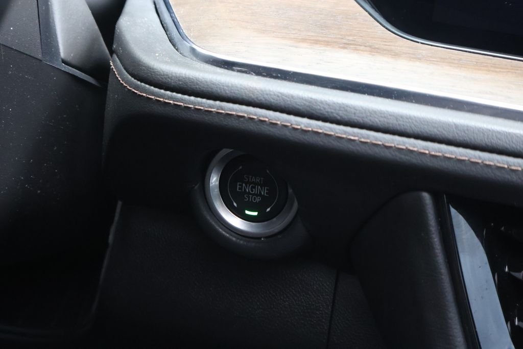 Used 2025 Black Chevrolet High Country image 29