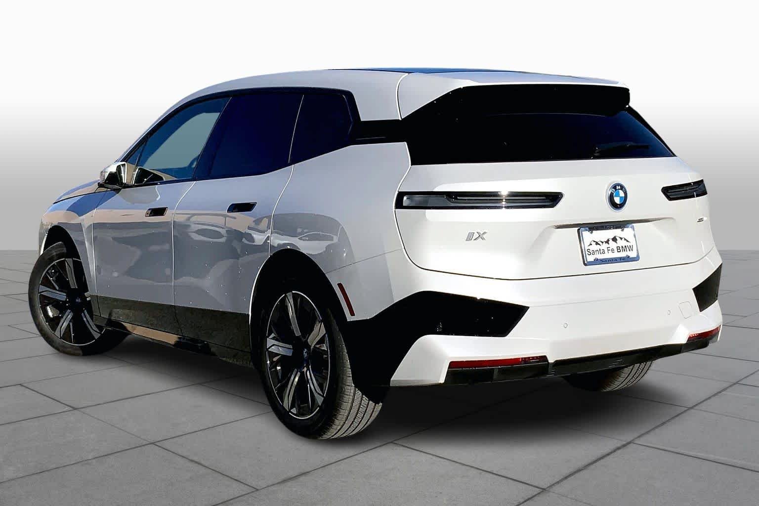 2025 BMW iX 50 - Photo 12