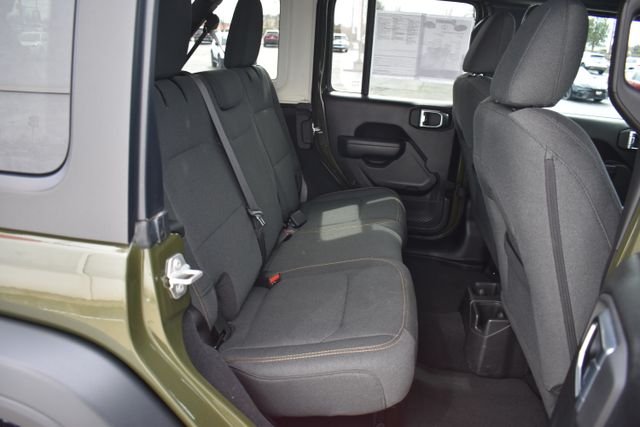 Used 2024 Green Jeep Sport S image 18