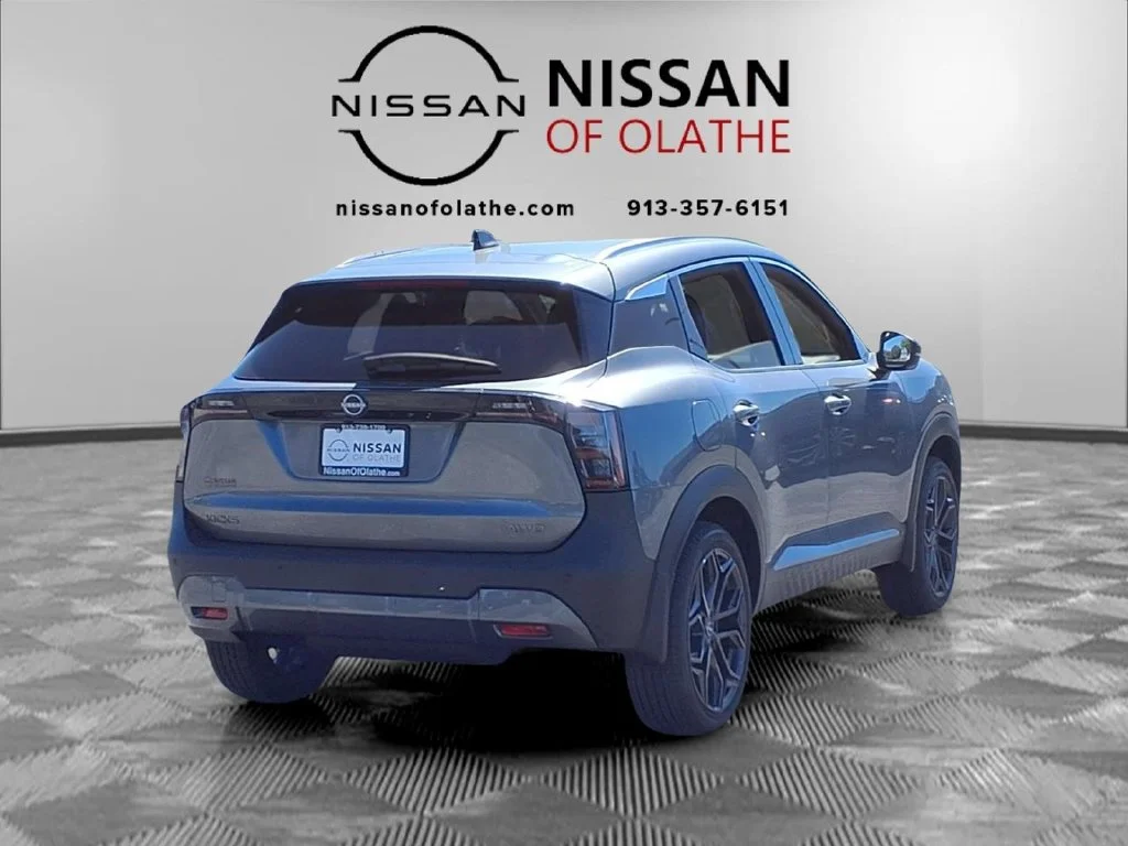 New 2027 Gray Nissan SR image 28