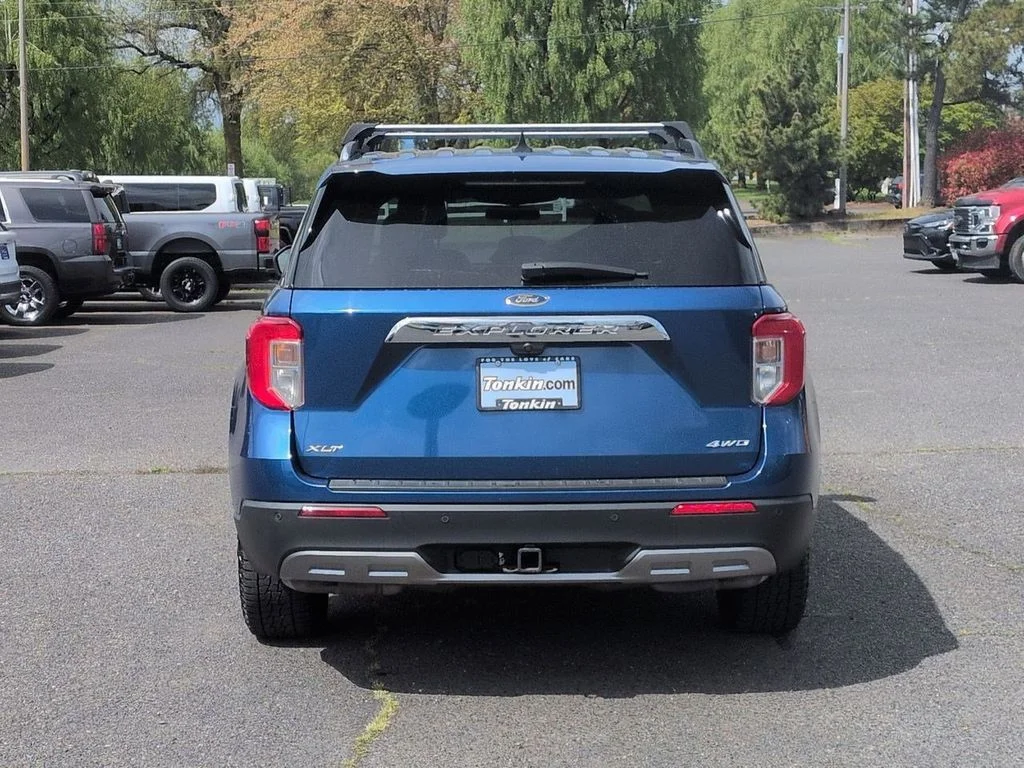 Used 2021 Blue Metallic Ford XLT image 4