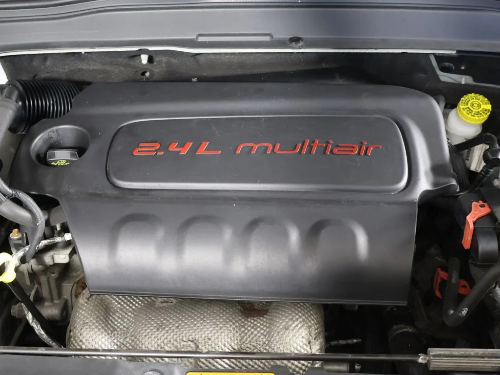 Used 2018 White Jeep Latitude image 14