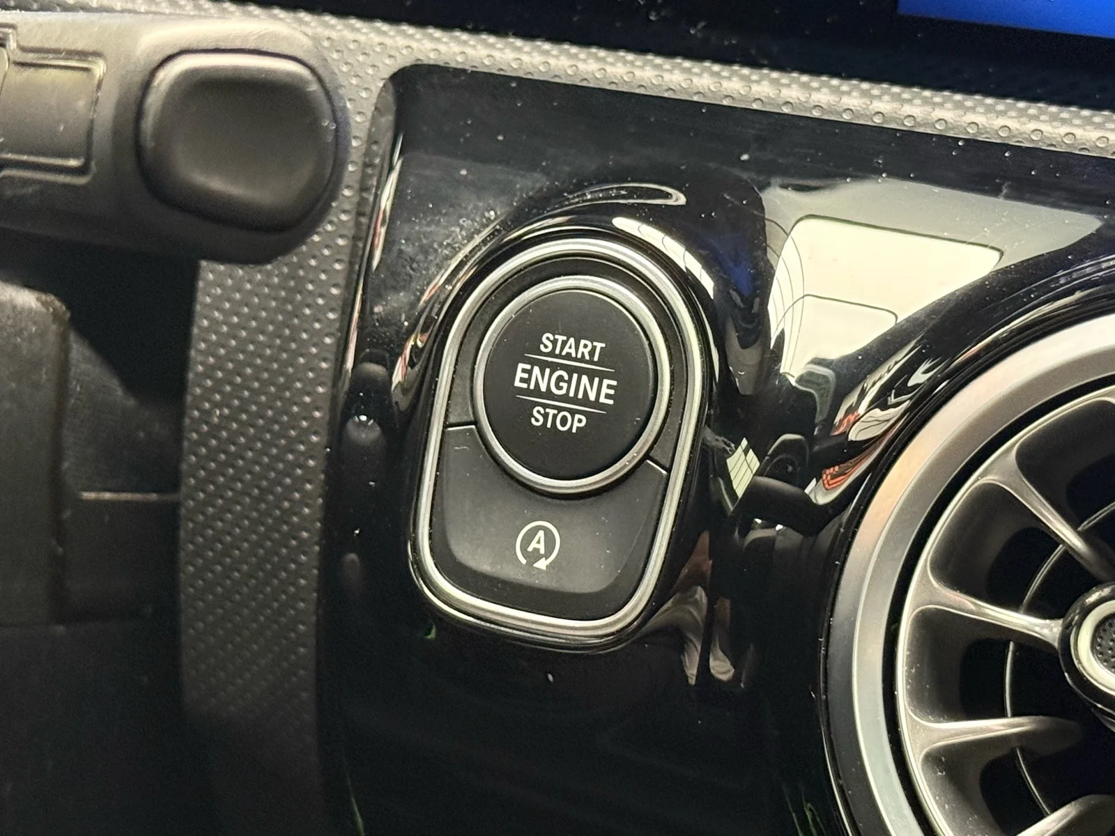 Used 2025 Polar White (149) Mercedes-Benz CLA 250 image 22