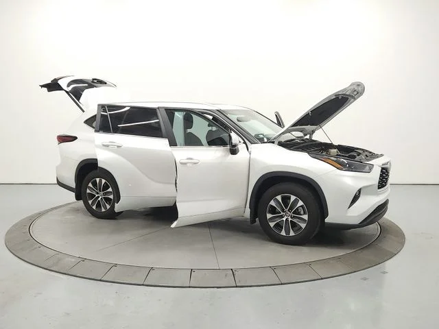 Used 2024 Beige Toyota XLE image 10