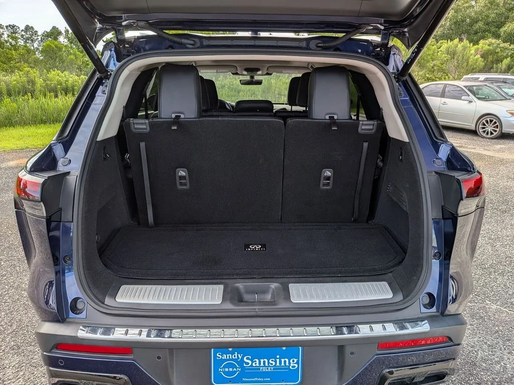 Used 2023 Blue INFINITI LUXE image 23