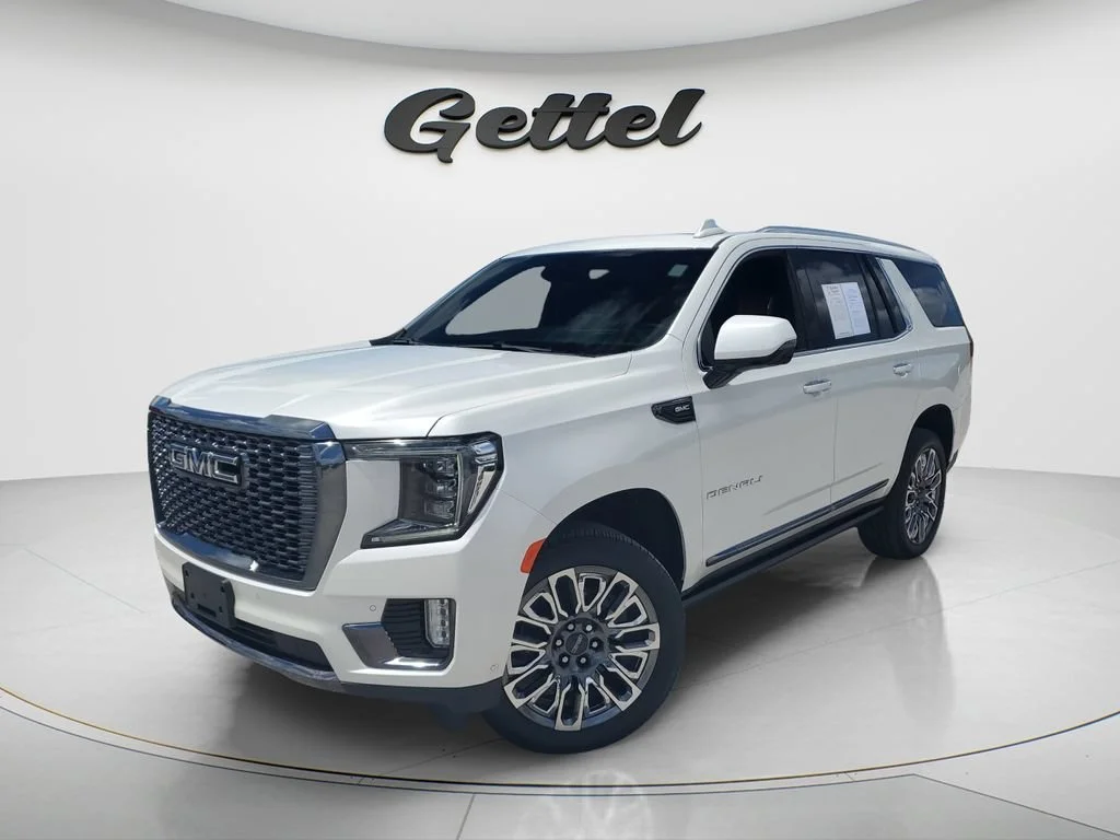 Used 2024 White Frost Tricoat GMC Denali Ultimate image 1