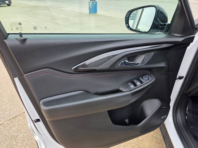 Used 2022 Summit White Chevrolet RS image 19