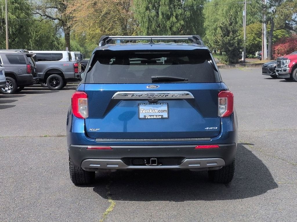 Used 2021 Blue Metallic Ford XLT image 4