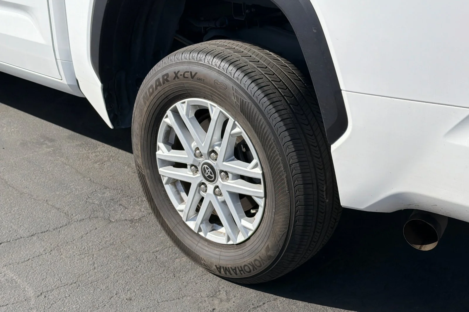 Used 2024 White Toyota SR5 image 4