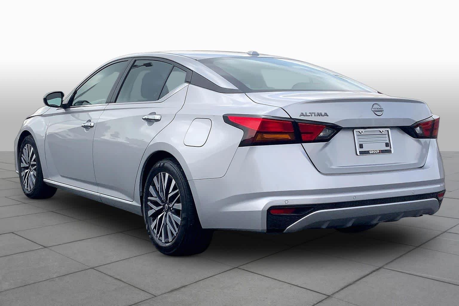 Used 2025 Brilliant Silver Metallic Nissan SV image 12