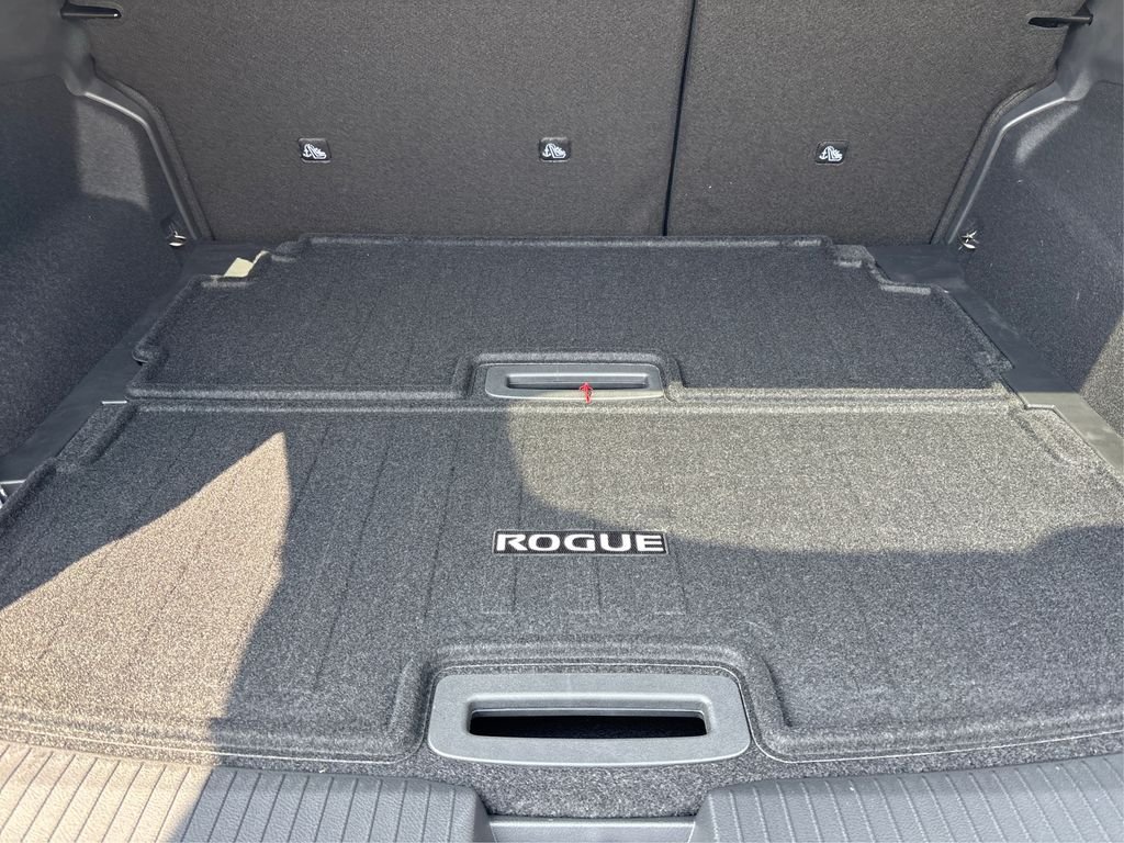 Used 2025 Gray Nissan SL image 11
