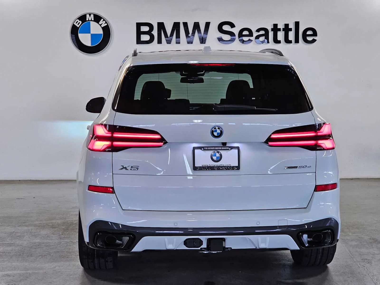 New 2026 Alpine White BMW xDrive50e image 5