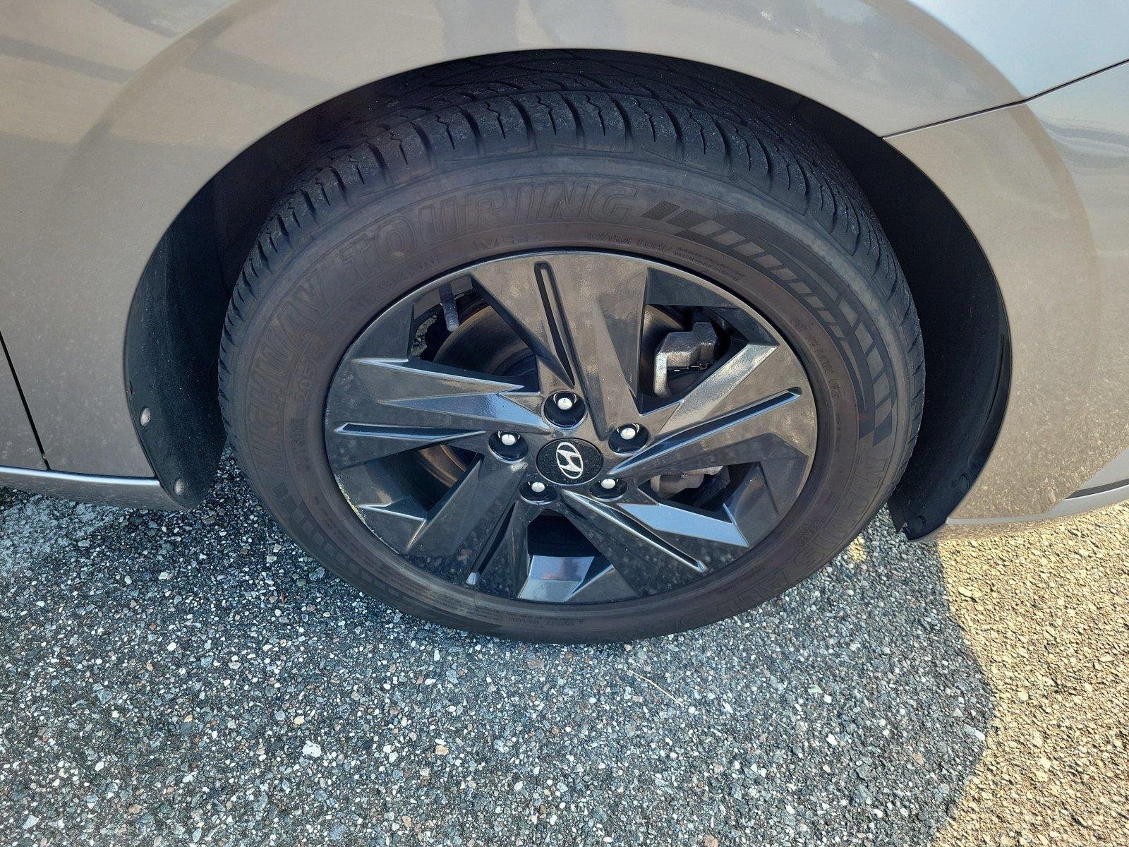 Used 2023 Fluid Metal Hyundai SEL image 6