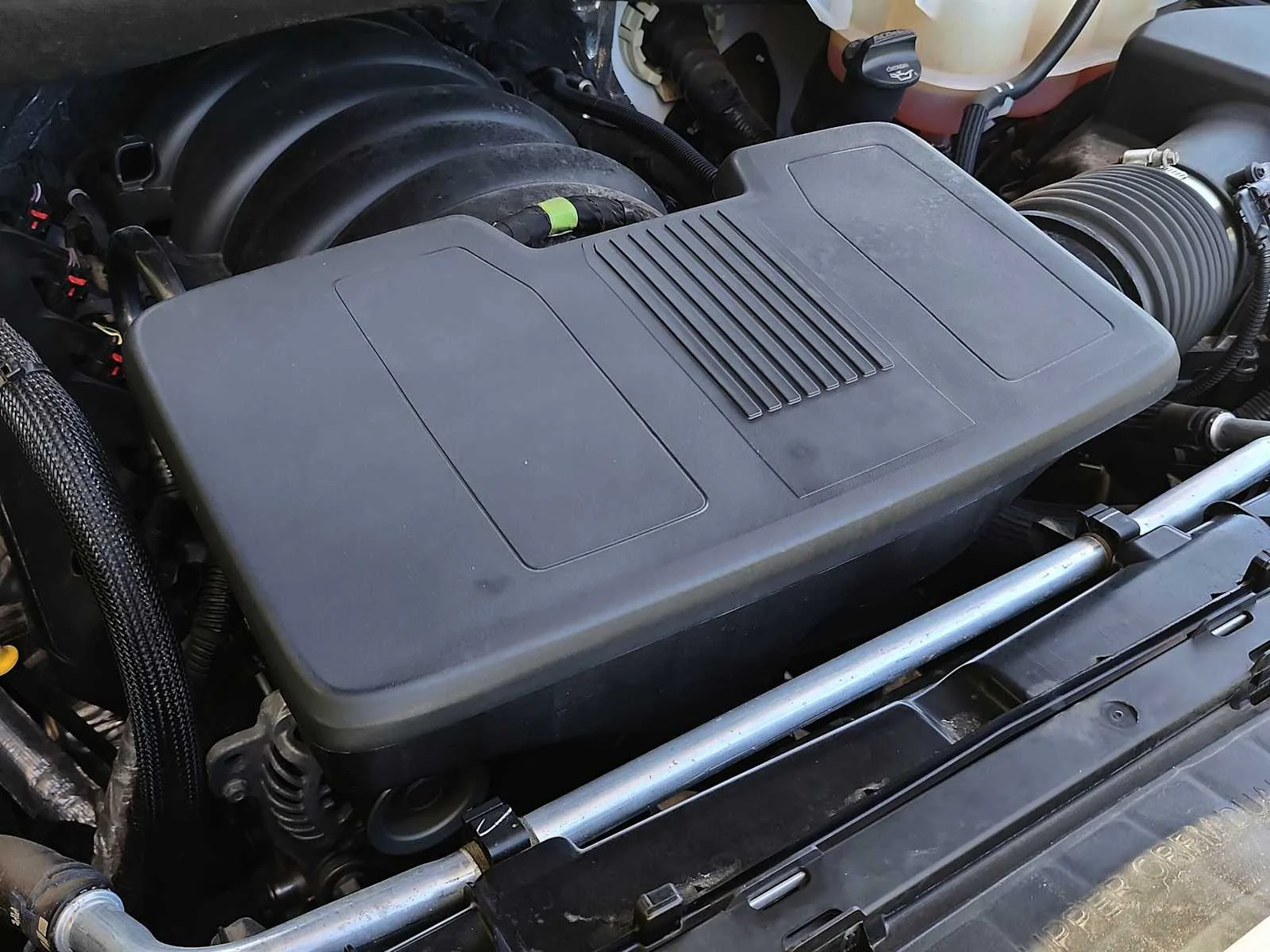 Used 2025 Summit White Chevrolet LT image 21