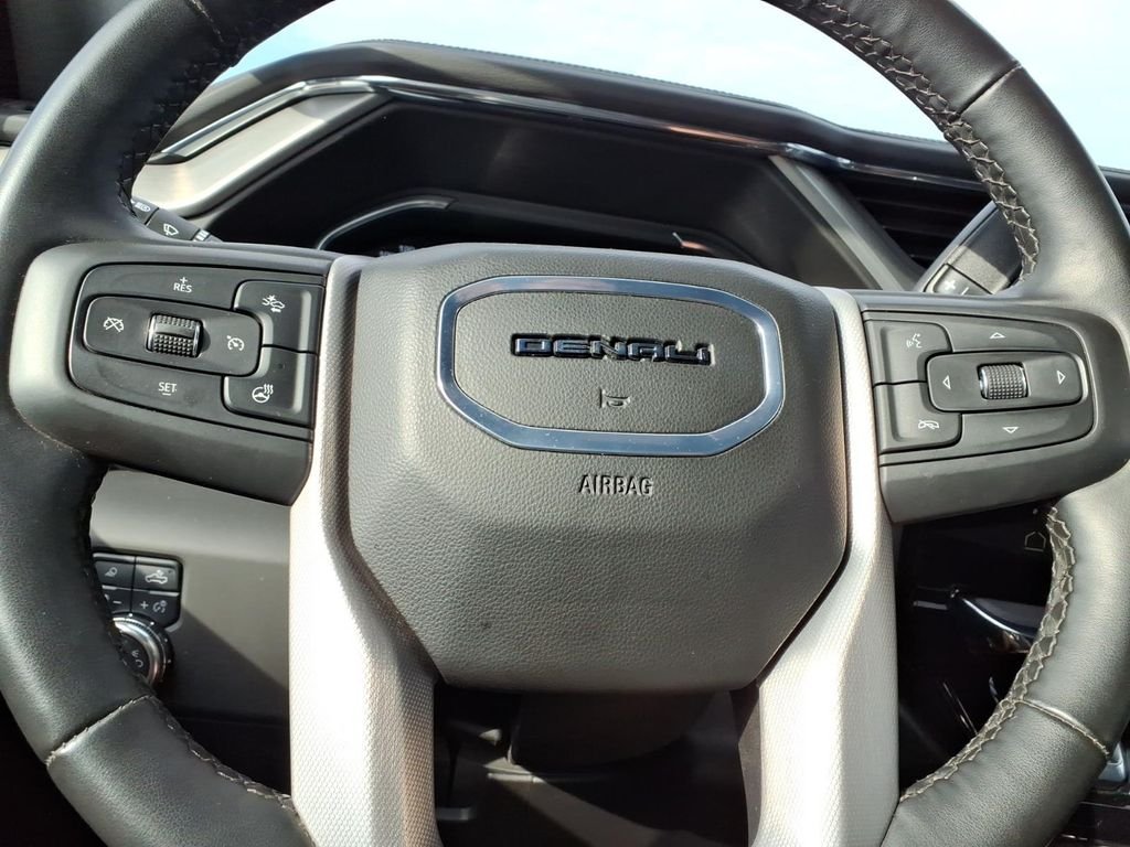 Used 2025 Onyx Black GMC Denali image 24