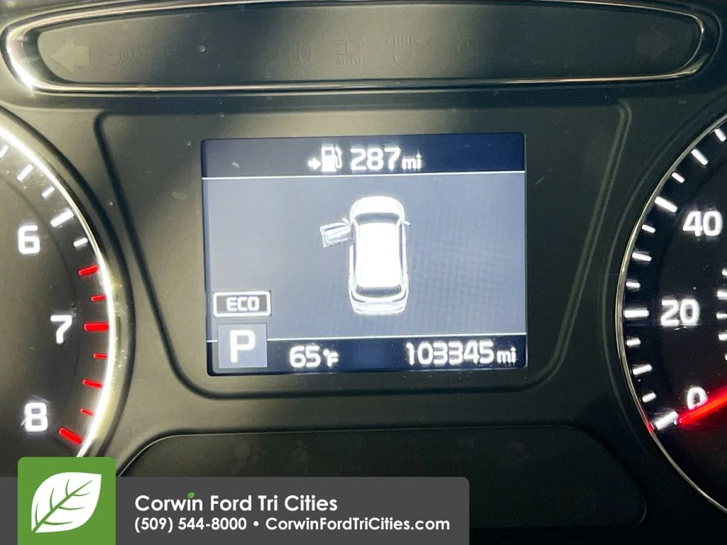 Used 2019 Titanium Silver Kia L image 2