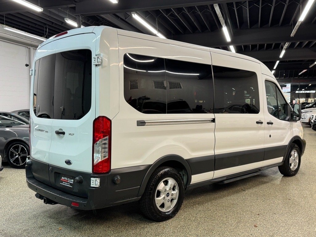 2017 Ford Transit XLT photo 3