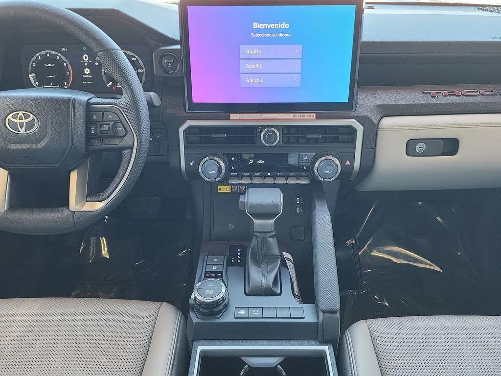 2026 Toyota Tacoma Limited - Photo 8