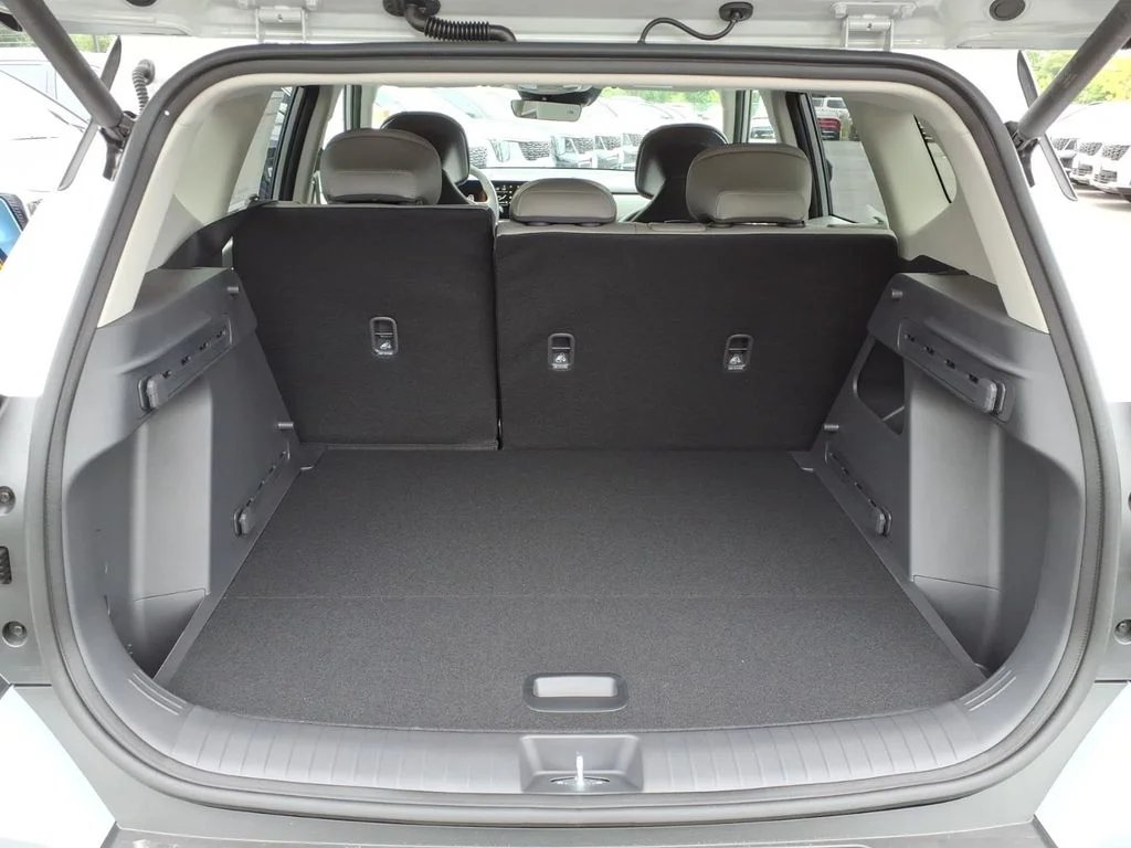 New 2027 White Kia EX image 9