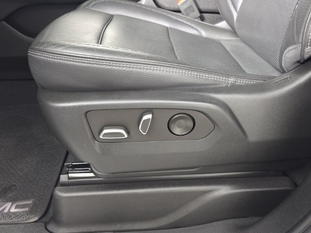Used 2022 Summit White GMC Denali image 26