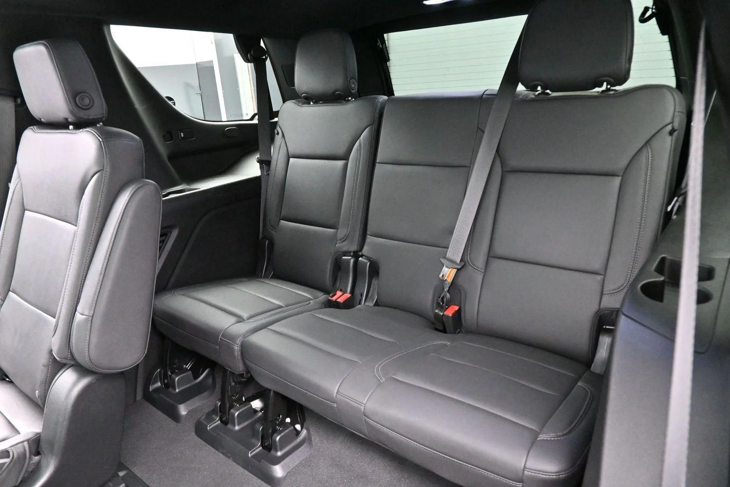 Used 2023 Black Chevrolet Z71 image 31