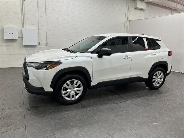 Certified Used 2022 Wind Chill Pearl Toyota L image 5