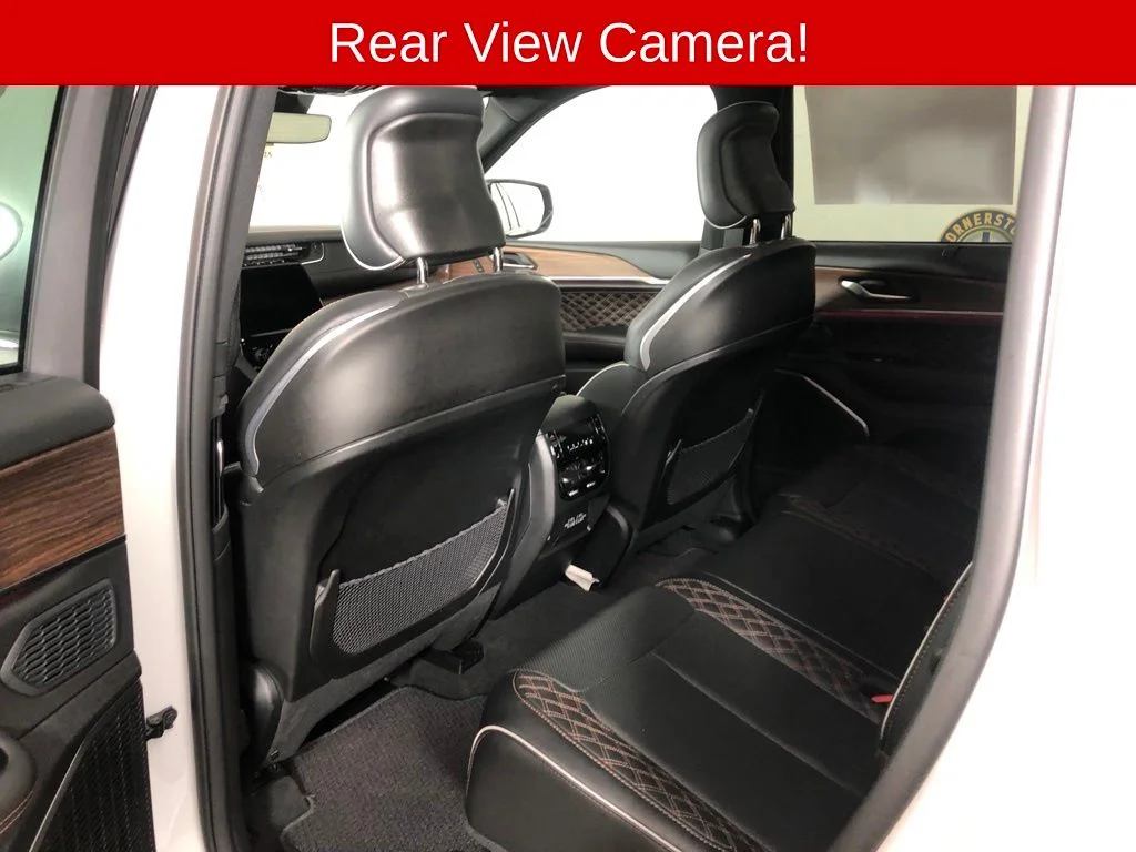 Used 2023 White Jeep Summit image 12