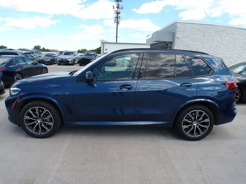 Certified Used 2023 Phytonic Blue Metallic BMW xDrive40i image 4