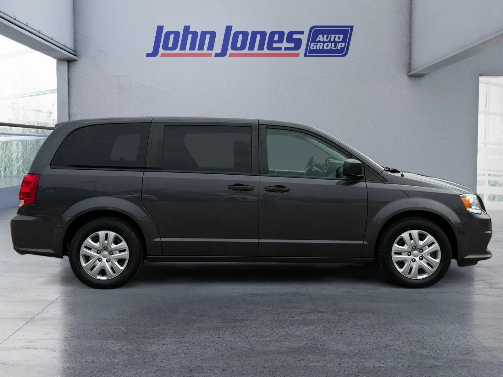 Used 2019 Granite Pearlcoat Dodge SE image 6