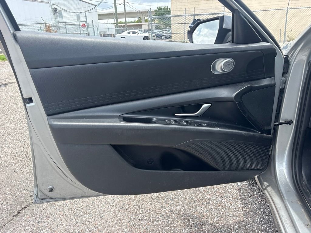 2021 Hyundai Elantra SEL - Photo 10
