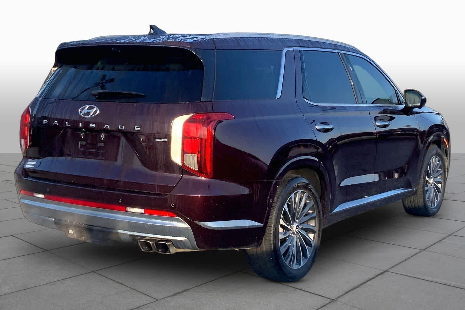 Used 2025 Sierra Burgundy Hyundai Calligraphy image 12